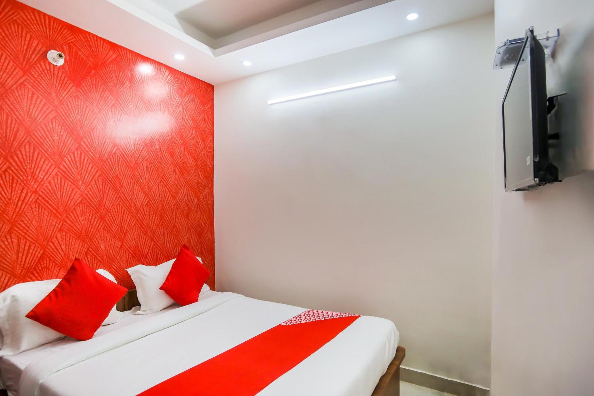 OYO 67096 Hotel ICON New Delhi Buitenkant foto