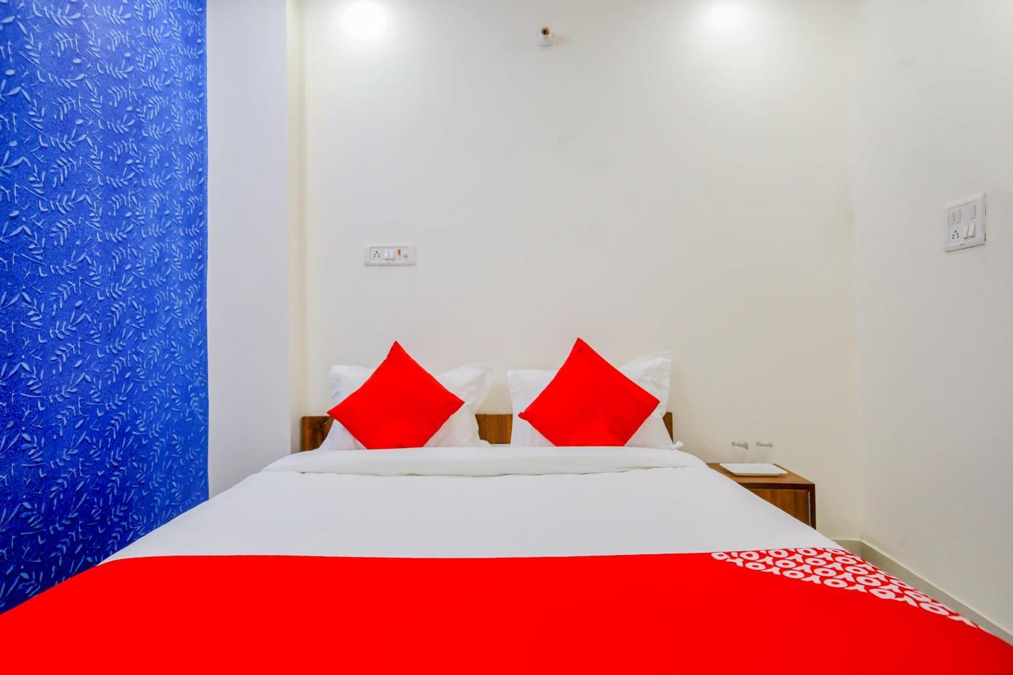 OYO 67096 Hotel ICON New Delhi Buitenkant foto