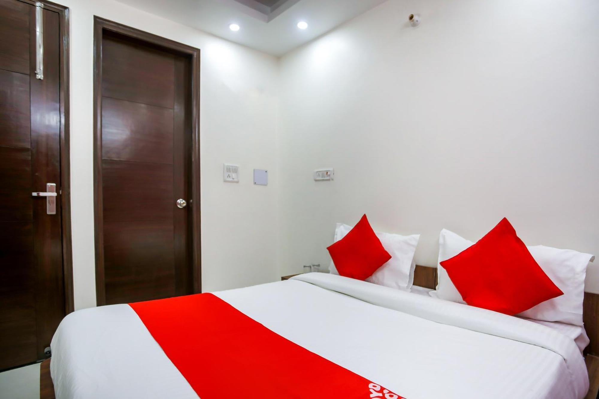 OYO 67096 Hotel ICON New Delhi Buitenkant foto