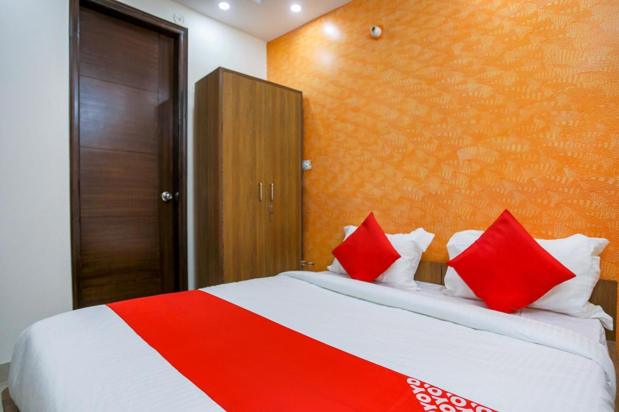 OYO 67096 Hotel ICON New Delhi Buitenkant foto