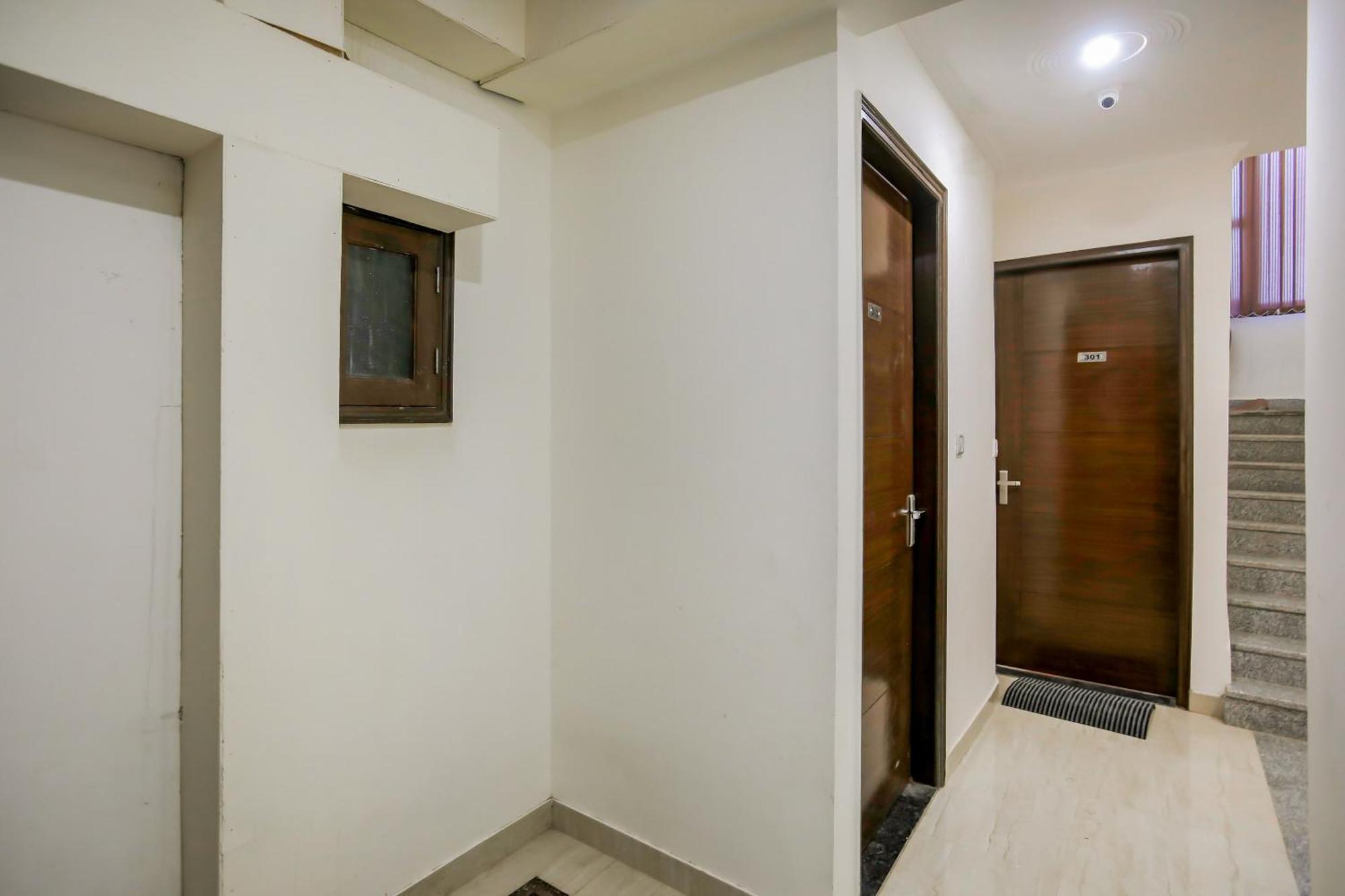 OYO 67096 Hotel ICON New Delhi Buitenkant foto
