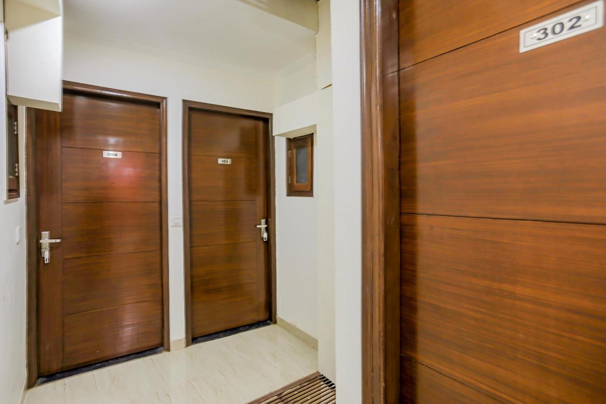 OYO 67096 Hotel ICON New Delhi Buitenkant foto