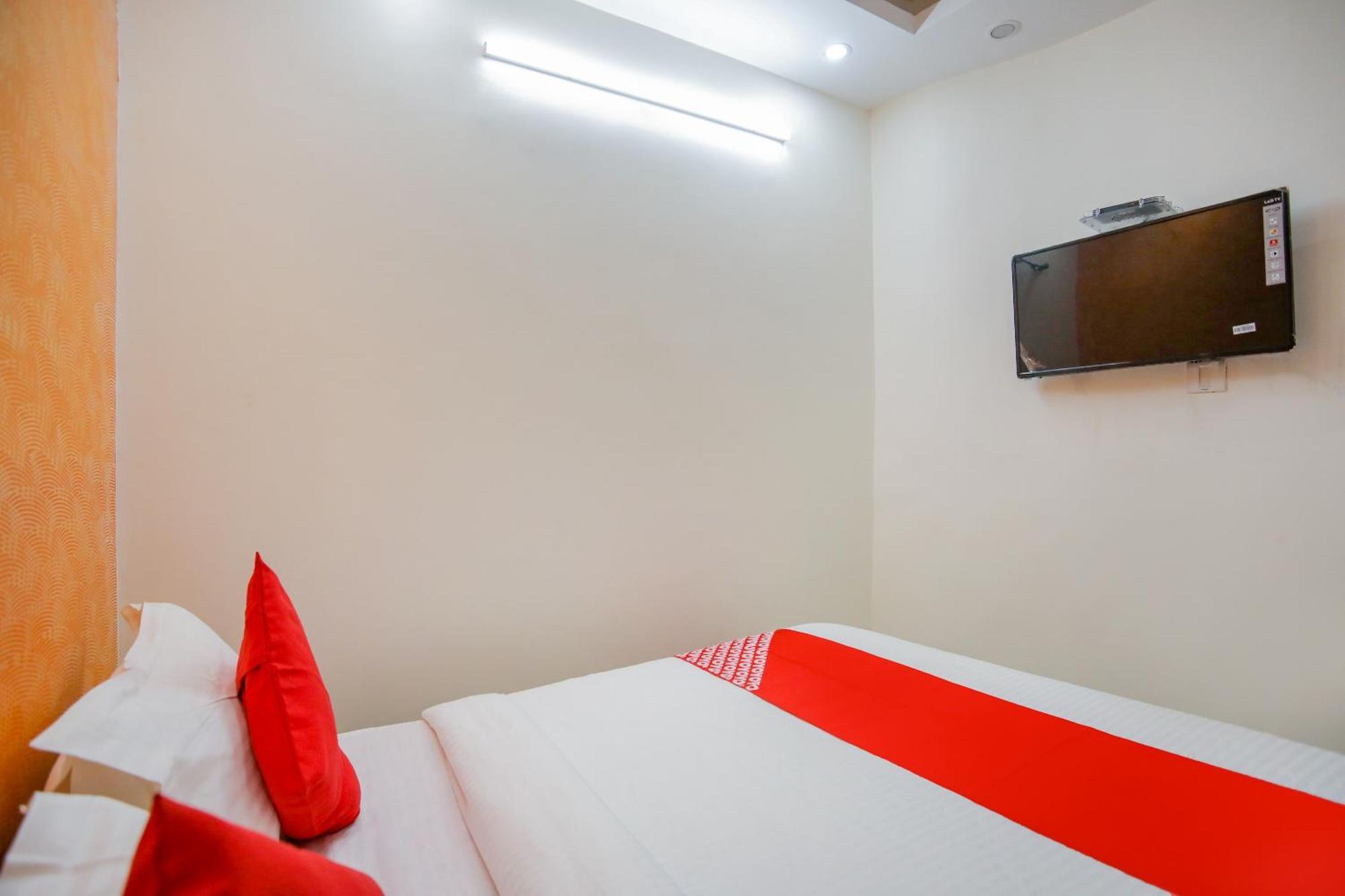 OYO 67096 Hotel ICON New Delhi Buitenkant foto