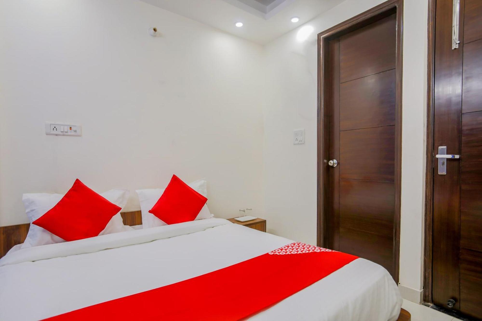 OYO 67096 Hotel ICON New Delhi Buitenkant foto